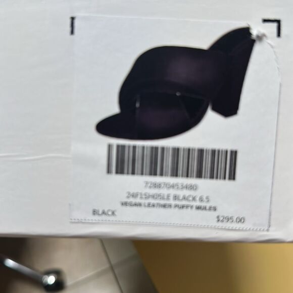 STEAL THESE! NWOT New Cynthia Rowley padded Crossed Mules. Box included! - Picture 7 of 8